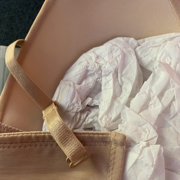 Thong “She’s waisted” body shaper - Picture 8 of 8